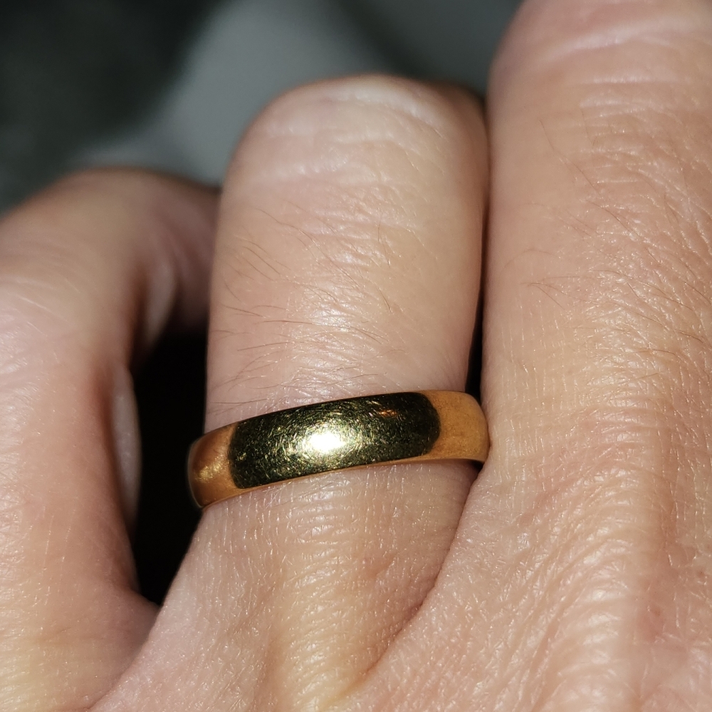 10k yellow gold wedding band
